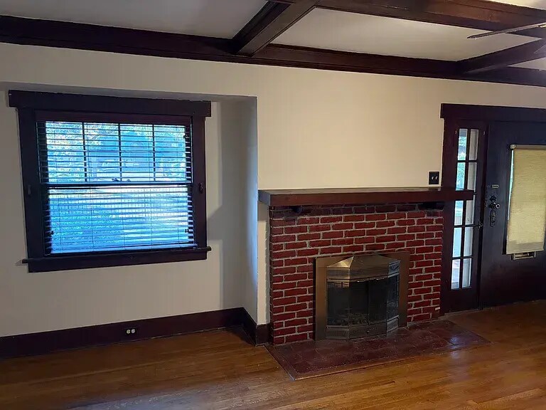 Building Photo - 1262 N Hudson Ave