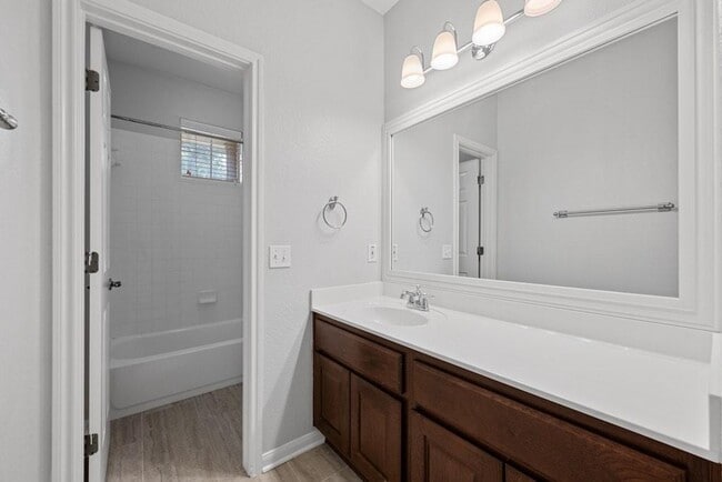 Building Photo - 5609 York Bridge Cir