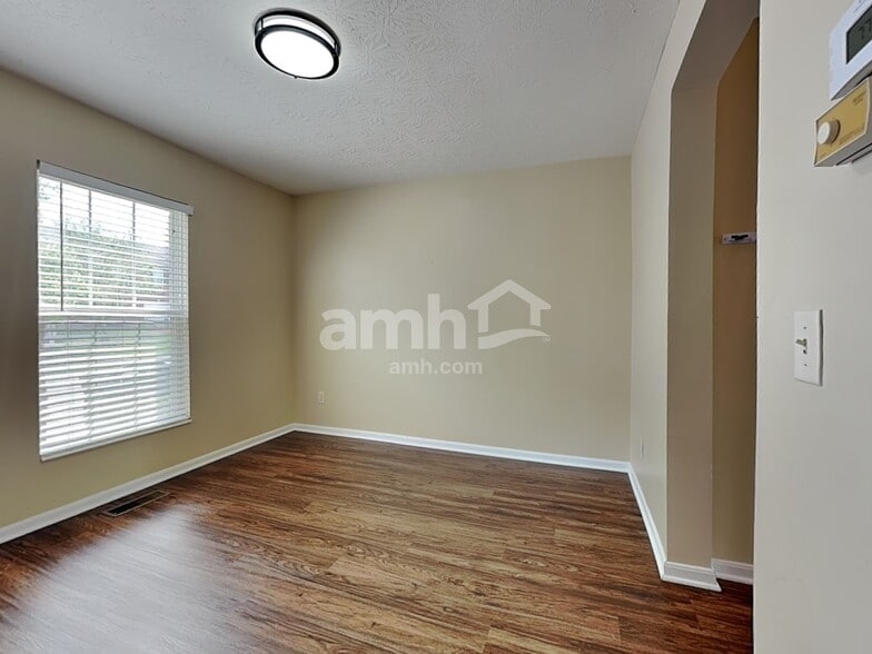 Building Photo - 1231 Edgebrook Ct