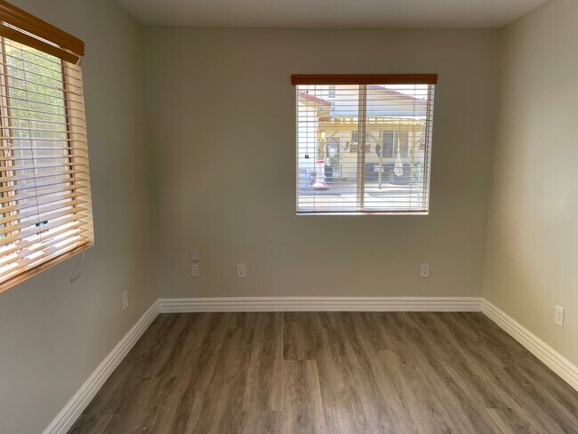 Building Photo - 5832 Donna Ave
