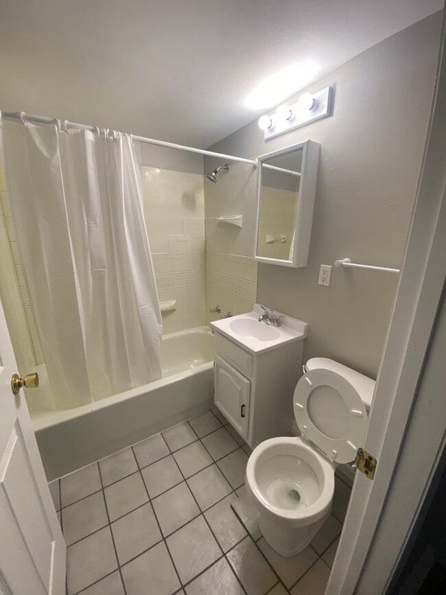 Building Photo - 1622-24 S 58th