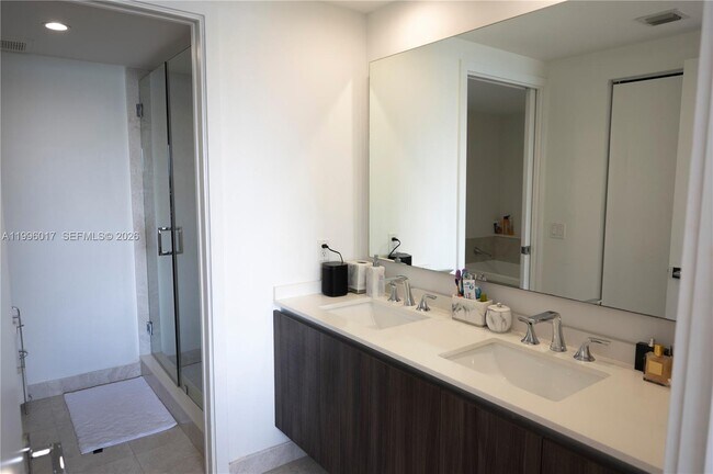 Building Photo - 488 NE 18th St