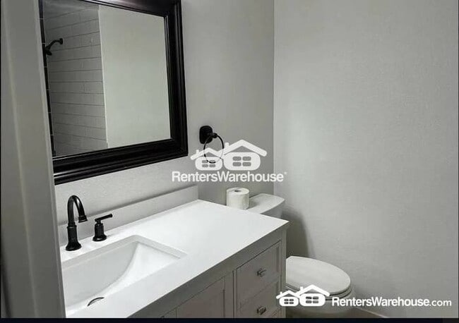 Building Photo - 3BD/2BA Home With Pool in Phoenix, AZ