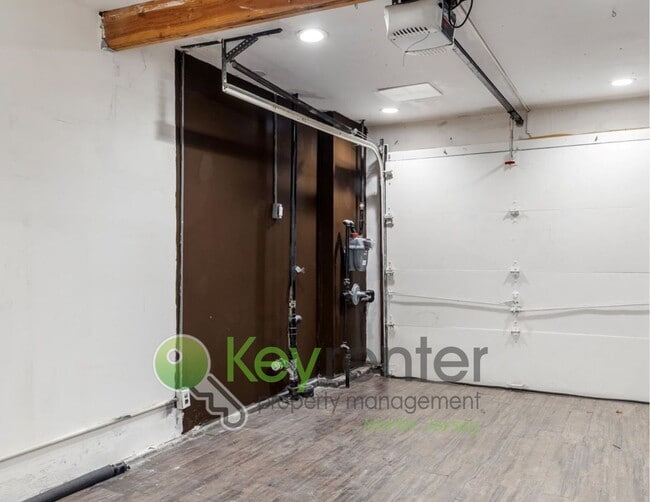 Building Photo - Modern 3-Level Townhome with River Views in Wallington