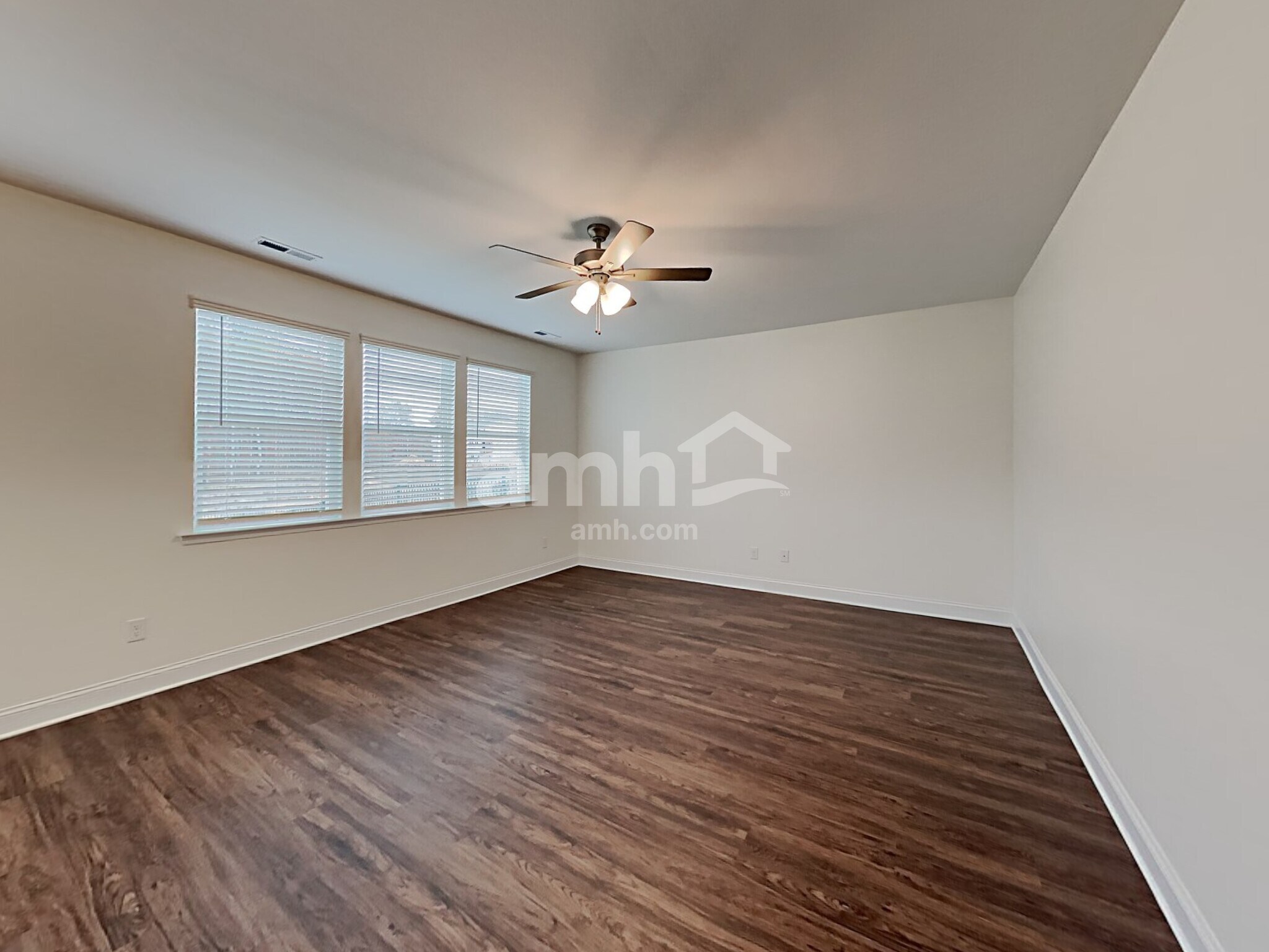 Building Photo - 2121 Johnston Dr