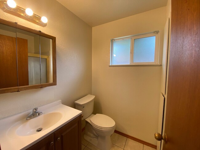 Building Photo - Spacious Foothill Farms Duplex