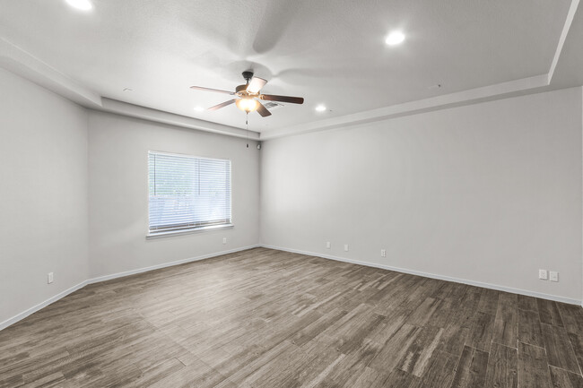 Building Photo - 12352 Stansbury Dr