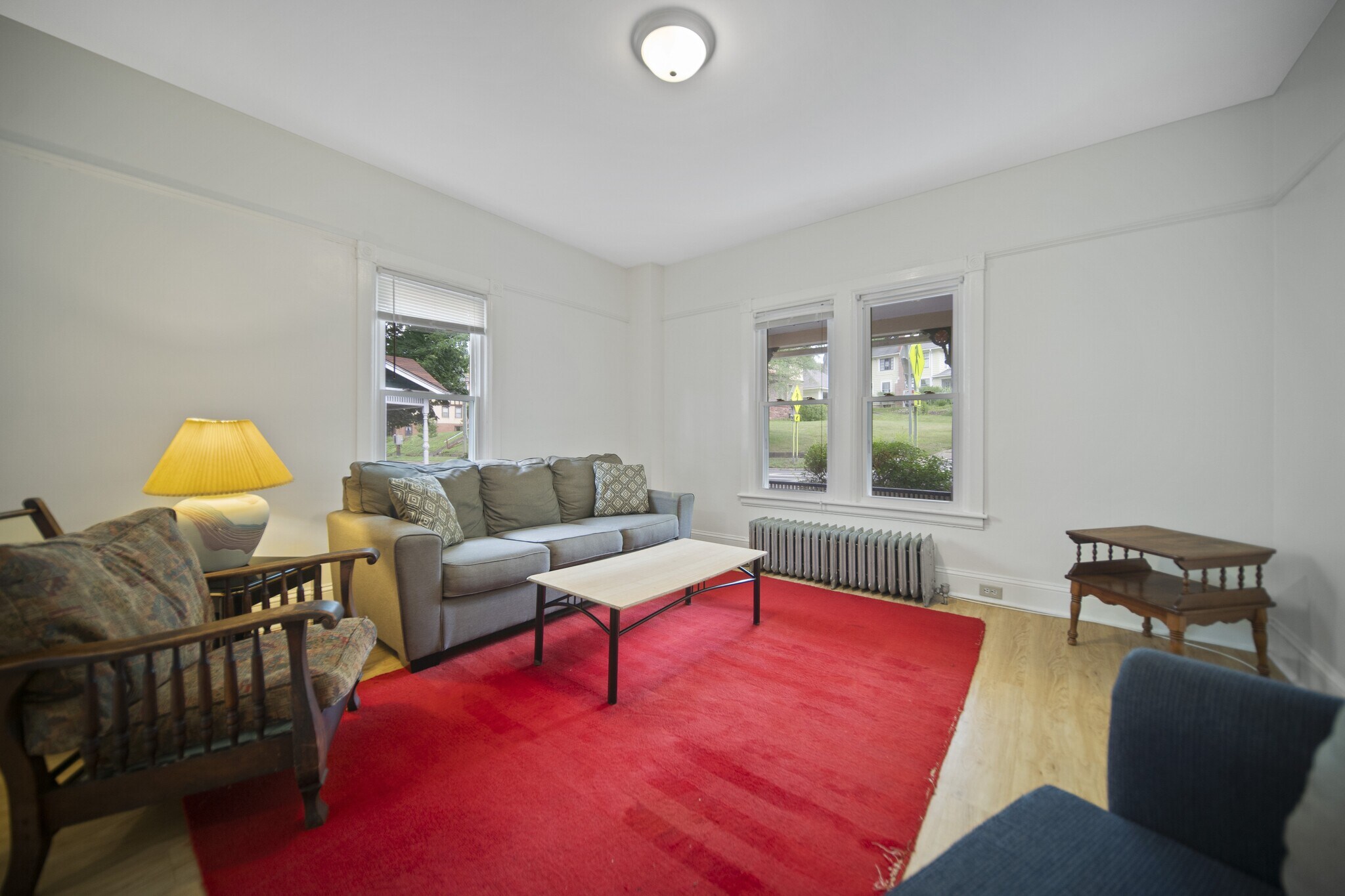 Building Photo - 921 E State St