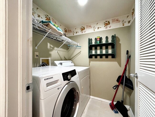 Building Photo - 236 Oxbow Dr