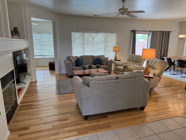 Building Photo - 18261 N Summerbreeze Way