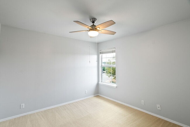 Building Photo - 2735 Encino River