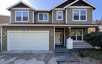 Building Photo - Spacious 5bed/2.5bath W/Bonus Room