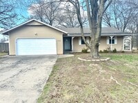 Building Photo - For lease: 3 Bed, 2 Bath Home in Northeast Joplin, MO - $1650.00/Mo| Indoor Storm Shelter/Fenced ...