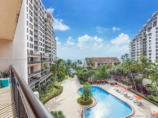 Primary Photo - 540 Brickell Key Dr