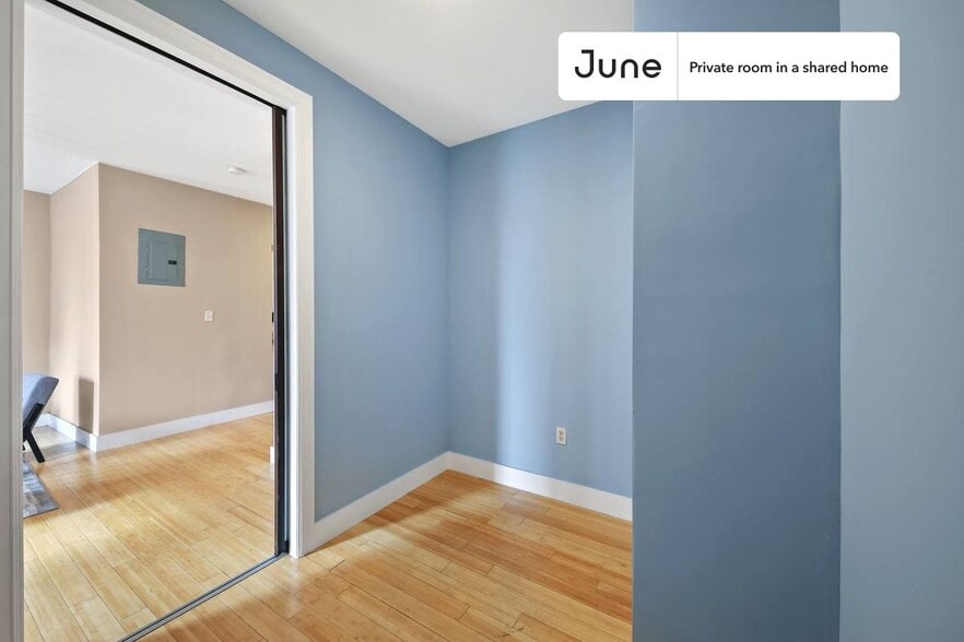 Building Photo - Room in Shared 2 bed/1 bath home