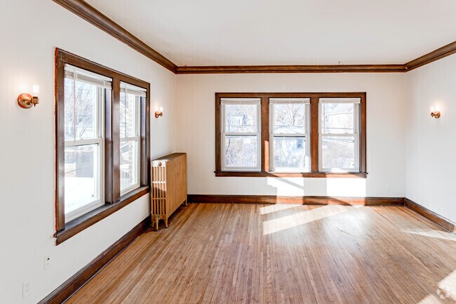 1BR, 1BA - 650 SF - Nicollet (4422 &amp; 4430)