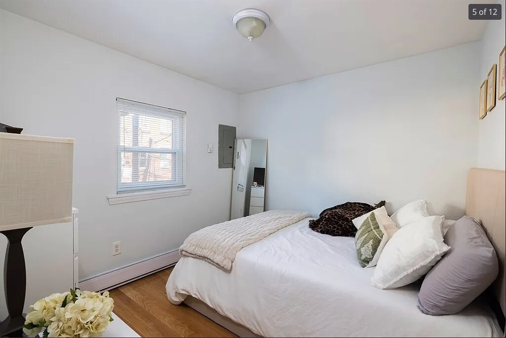 Building Photo - 163 F St