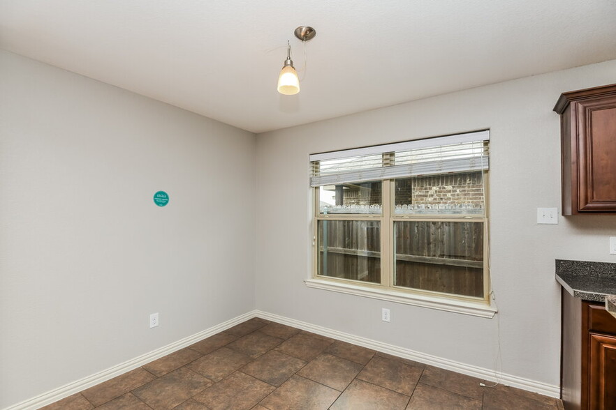 Building Photo - 7612 Hollow Point Dr