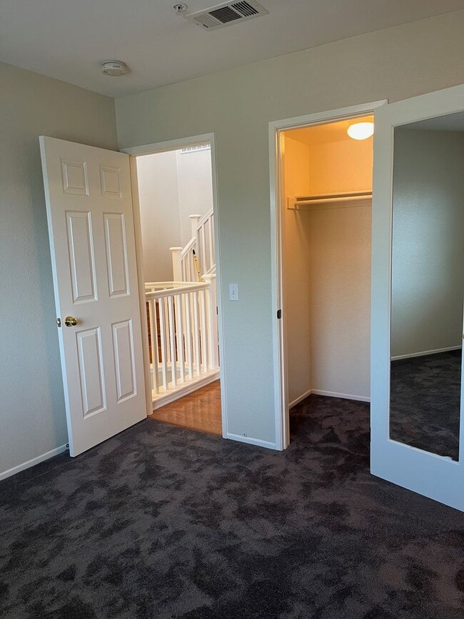 Building Photo - 3 Bedroom 2 1/2 bath Murrieta Townhome
