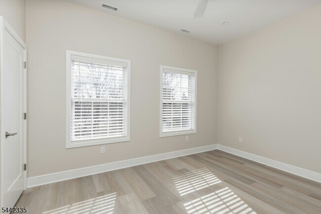 Building Photo - 803 Springfield Ave