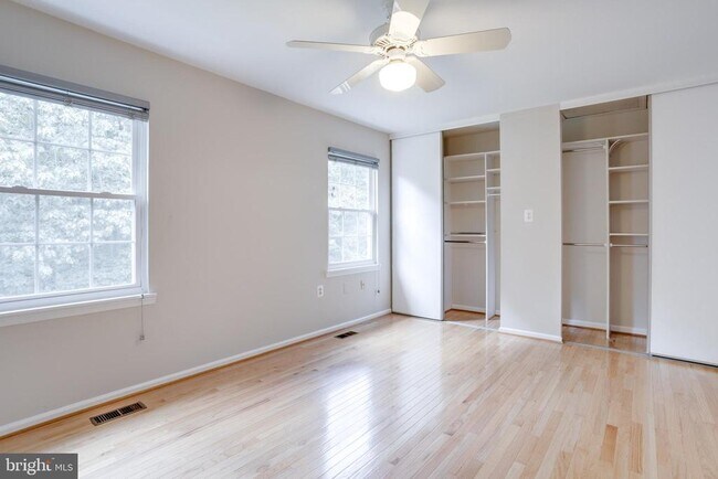 Building Photo - 5728 Evergreen Knoll Ct