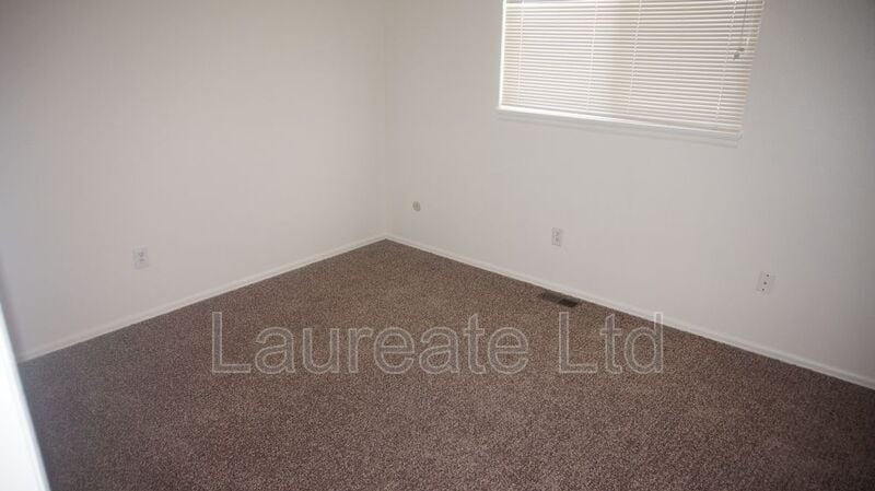 Building Photo - 1060 S Newark St