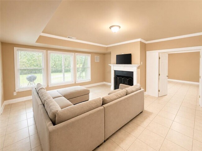 Building Photo - 6455 Tulip Plantation Rd