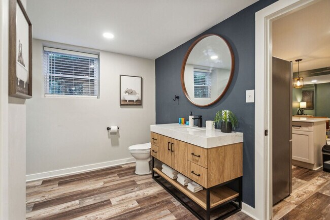 Building Photo - 425 Plantation Rd SW