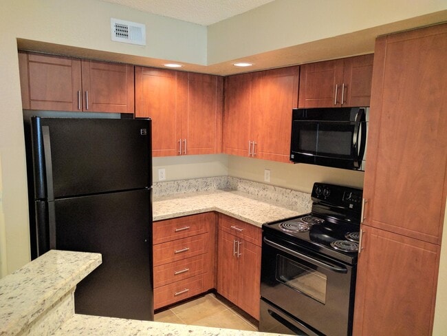 Building Photo - 12840 Vista Isles Dr