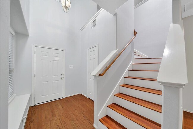 Building Photo - 230 W Stedhill Loop