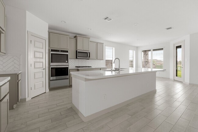 Building Photo - 29231 Red Rocks Pk Dr