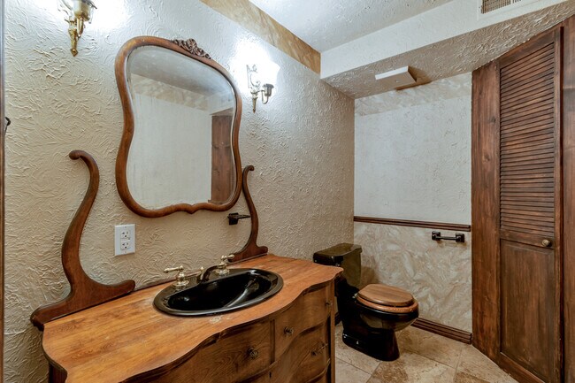 DOWNSTAIRS POWDER - 1342 E 5440 S