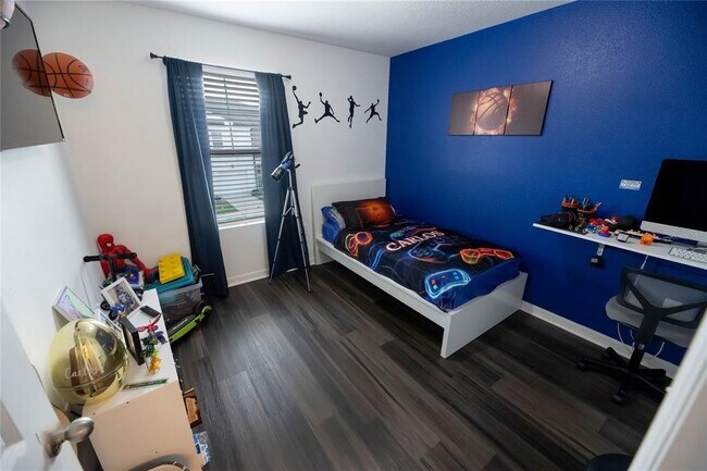 Building Photo - 844 Grandin St