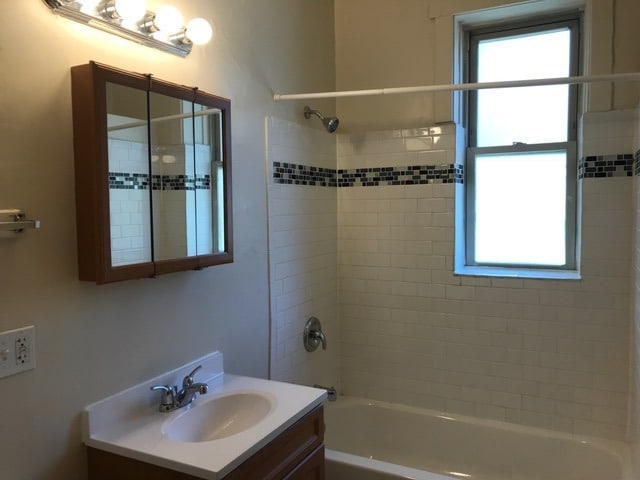 Building Photo - 2000 W Addison St