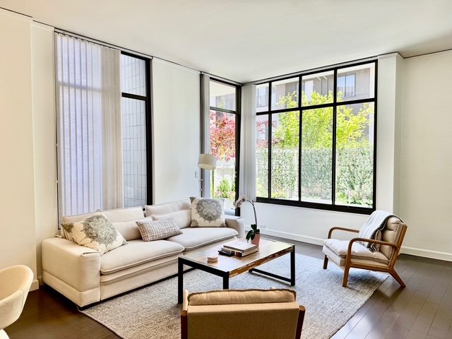 Building Photo - 150 Lombard St