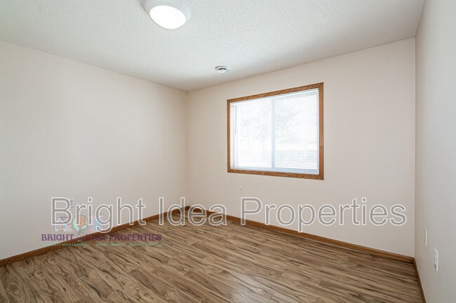 Building Photo - 2737 Douglas Dr N