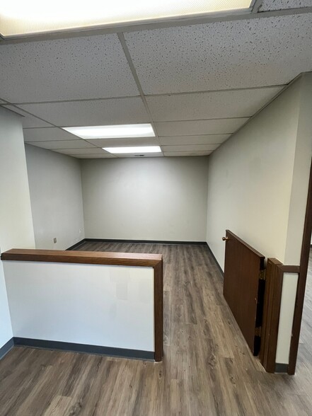 Building Photo - 1000 N 21st St