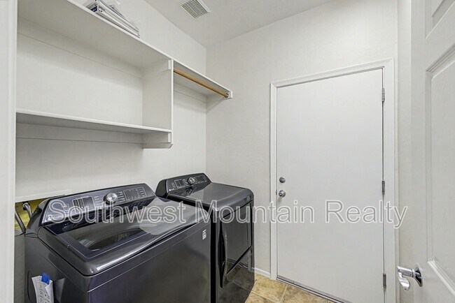 Building Photo - 4265 E Azalea Dr