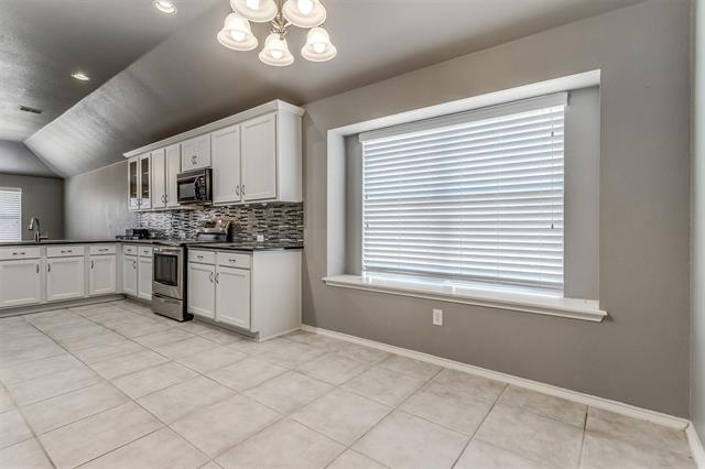 Building Photo - 3611 Redwood Cir