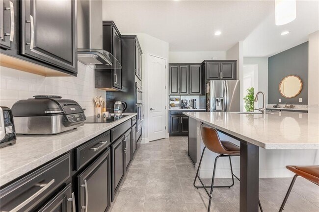 Building Photo - 13019 Stanthorne Ave