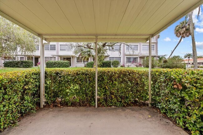 Building Photo - 1235 S Highland Ave