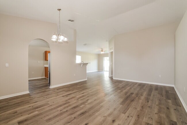 Building Photo - 242 Pine Shadow Ln