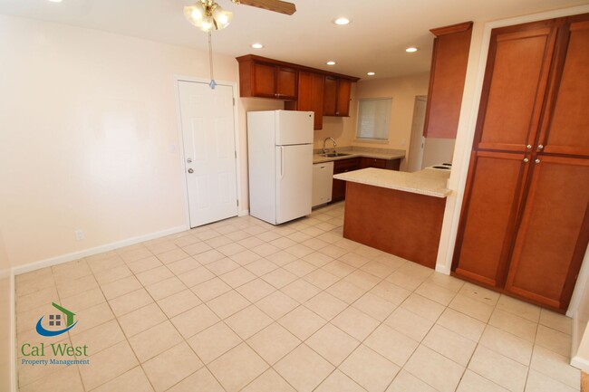 Building Photo - $4395 - Beautiful Sunnyvale 3 Bedroom Home...