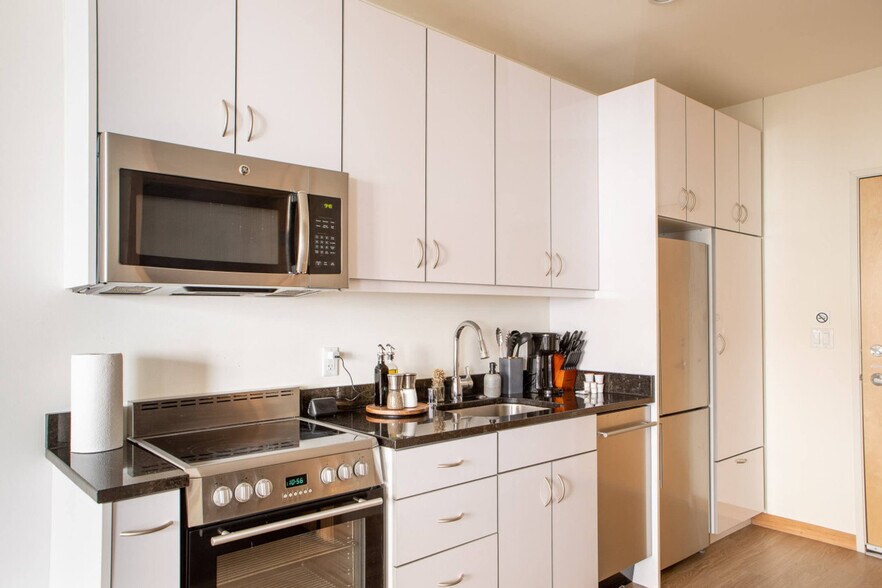 Building Photo - 1030 S 2nd St