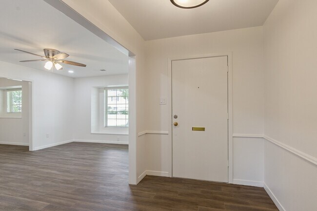 Building Photo - 5647 Lymbar Dr