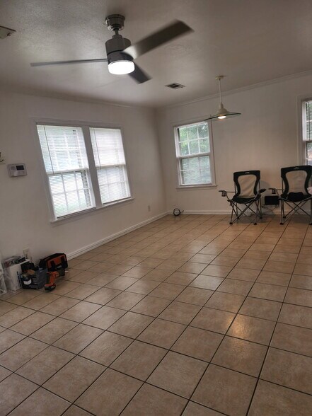 Primary Photo - 1110 Greenlee St