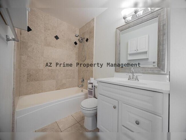 Building Photo - 225 N Standage