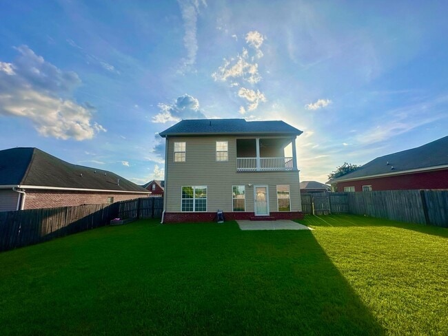 Building Photo - Available NOW -104 Planters Court
