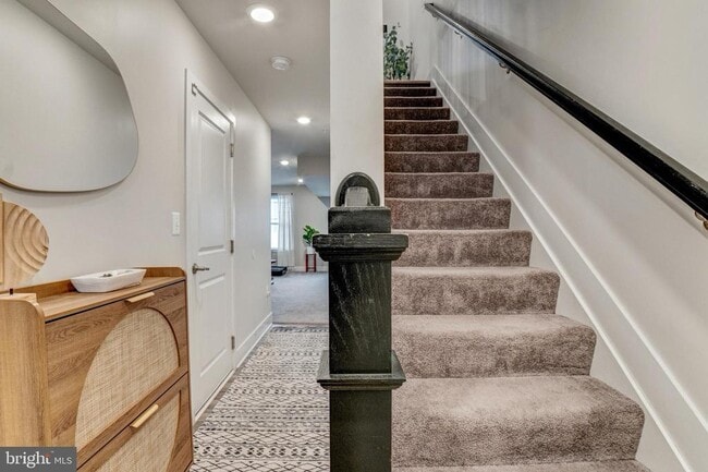 Building Photo - 11716 Emily Dickinson Pl