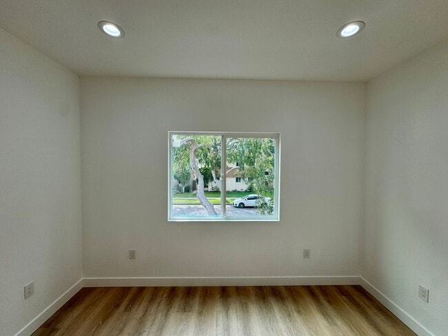 Building Photo - Large New Construction 1 bed 1 Bath Apartment for Rent In Long Beach!